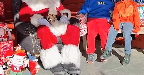 Meet & Greet Santa at Farmfest Sunday December 7, 11-3PM