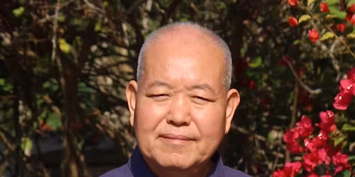 Propojen\u00ed s vy\u0161\u0161\u00edm v\u011bdom\u00edm a probuzen\u00ed srdce - ve\u010dern\u00ed semin\u00e1\u0159 s Mistrem Liu v Praze