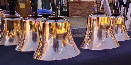 Ringin' and Singin' on that Holiday Star