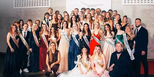 Slavnostn\u00ed p\u0159ed\u00e1v\u00e1n\u00ed maturitn\u00edch vysv\u011bd\u010den\u00ed \/ Final Graduation Ceremony