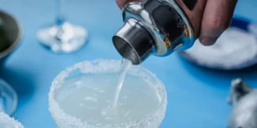 Mixology 101: Classic Cocktails with a Modern Twist: New York City