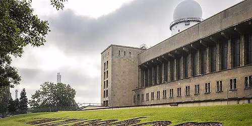 Rundgang zum Erinnerungszeichen 