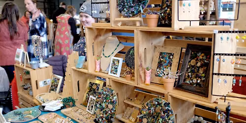 Hilltop Holiday Market