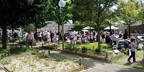 Foire \u00e0 Tout du Comit\u00e9 de quartier Village-Vatine