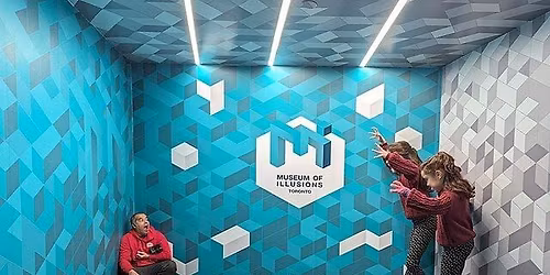 Museum of Illusions\/ R\u00ed R\u00e1 Irish Pub: Adult Day Trips