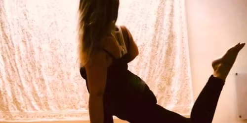 yogaSOMATICS med Ateeka