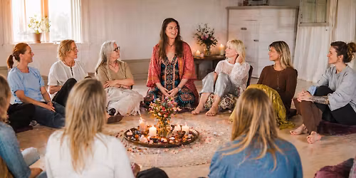 Gudinnecirkel - k\u00e4nn in och f\u00f6rdjupa din feminina essens