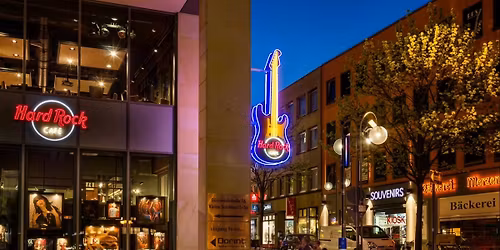 Fr\u00fchst\u00fcck mit dem H\u00e4schen