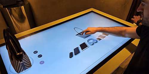 Dise\u00f1o phygital para eventos y retail