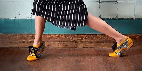 Free flat-shoe tango practica at the Hillside Club