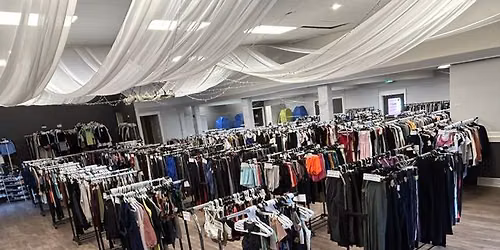 Lululemon Aritzia & outerwear SUMMER sale @ red barn 