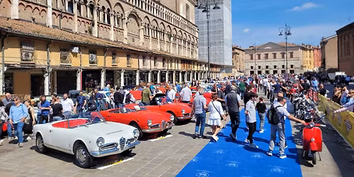 AUTO E MOTO STORICHE IN CENTRO STORICO