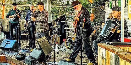 Lucky Ol' Bones & Beso Negro