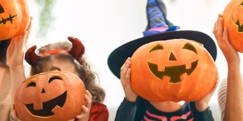 Halloween beach clean with Cornish Seal Sanctuary