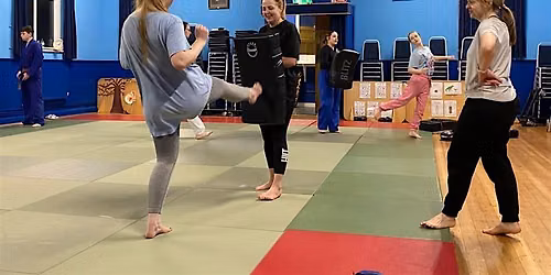 COALVILLE Ladies Only Kickboxing 4-week Beginners Course! Sunday 6:00pm