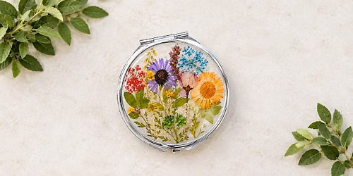 UV Resin Workshop : Compact Mirror or Retro Keychain