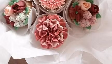 Valentine's Floral Cupcake Bouquet Class - February 8th - 5pm-6pm