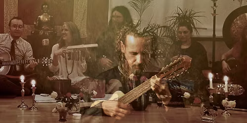 Kirtan me\u00f0 Jose Ukumari og Glimmer Mysterium