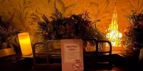 Holiday Candlelight Tour