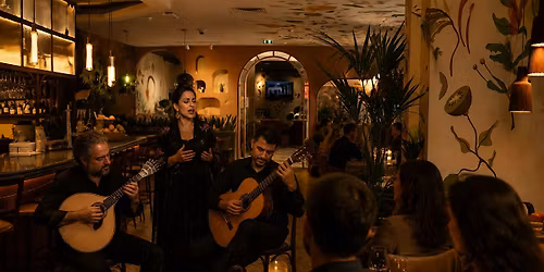Noite de Fado & Tapas \u2013 Experi\u00eancia Portuguesa - (wine & tapas included)