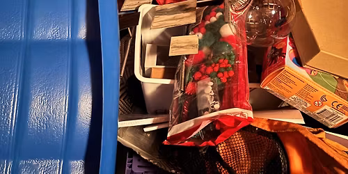 Crown Point Yard Sale on a Sunny Day! 