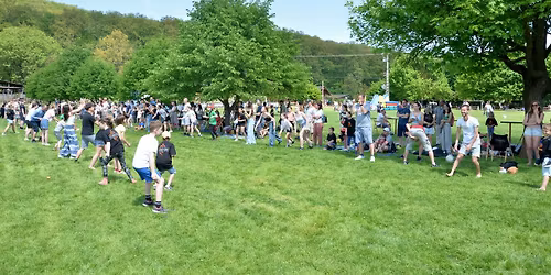 Maj\u00e1lis a Csattog\u00f3-v\u00f6lgyben Gyere gyalog vagy biciklivel!