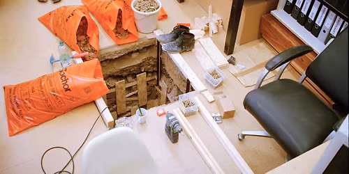 Er\u00f6ffnung \/ Opening Lebt und arbeitet in Wien: Contemporary Art from Vienna