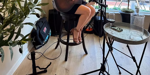 Courtney Amber live at BellaVino