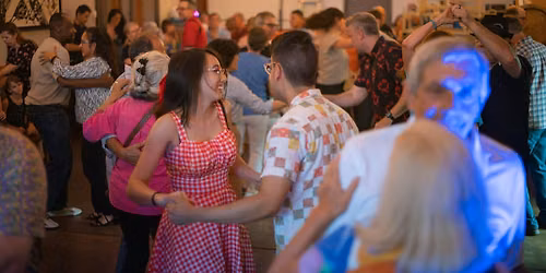 Lindy Hop Social Dance \u2022 Learn to Dance
