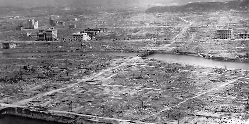 Installationsaustellung: MANHATTAN PROJEKT Gedenken an 1. & 2. Atombombenabwurf \u00fcber Japan 1945