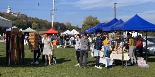 M\u00e1rton-havi termel\u0151i \u00e9s k\u00e9zm\u0171ves v\u00e1s\u00e1r, J\u00f3t\u00e9konys\u00e1gi szeretetf\u0151z\u00e9s  