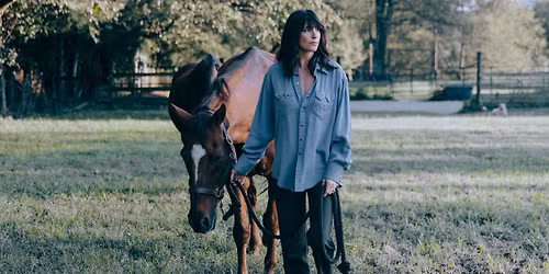 Nicki Bluhm