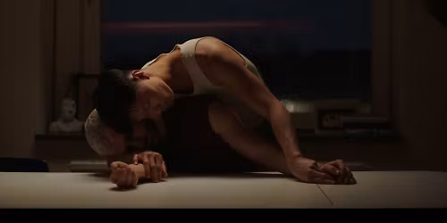 Lay Him Quietly - URPREMI\u00c4R!