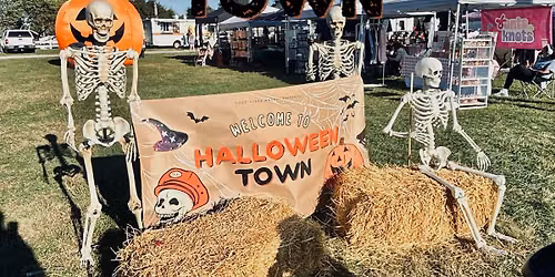 Halloween Town \ud83e\udddf\u200d\u2640\ufe0f\ud83c\udf83\ud83d\udd77\ufe0f