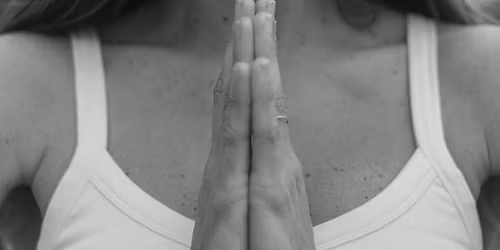 CORSO DI HATHA YOGA SERALE