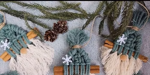 Holiday Vibes ~ Adult DIY Event