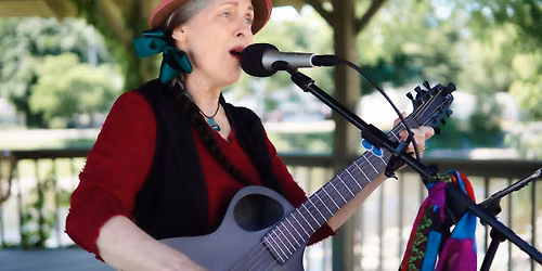 Cooie Sings at Apple Island