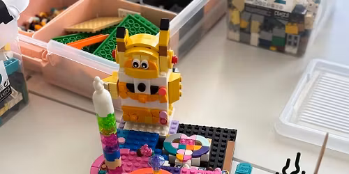 Jesienne LEGO \ud83e\uddf1 Warsztaty (2-7 lat) z Krzy\u015bkiem Markuszewskim z LEGO MASTERS \ud83e\uddf1