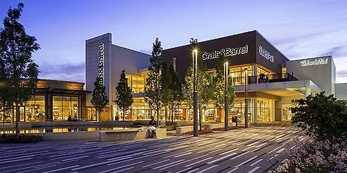 Oakbrook Center Shopping Mall