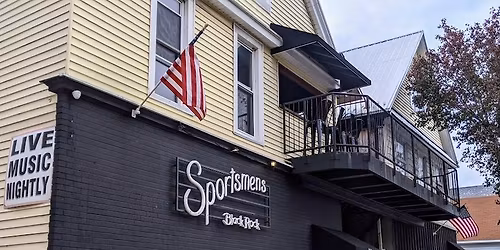 Mo\u2019 at the Sportsmans !