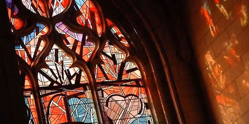 Visite guid\u00e9e de la Basilique de M\u00e9zi\u00e8res, ses vitraux et son tr\u00e9sor d'art sacr\u00e9