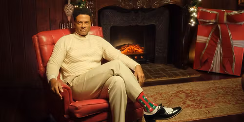 Christmas Feelin': Angelica Bias