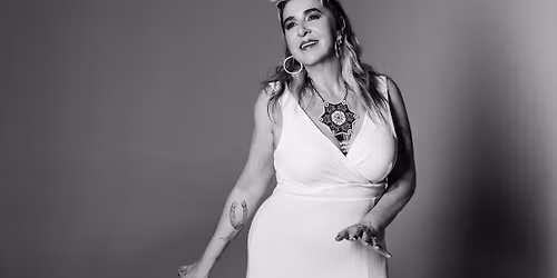 Amparo Sanchez in Bitterzoet