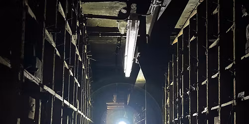 Taschenlampen-F\u00fchrung durch die Gesenkschmiede Hendrichs