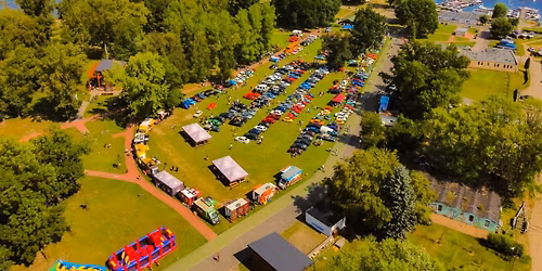 Wakacyjny Zlot Classic Cars Legionowo 