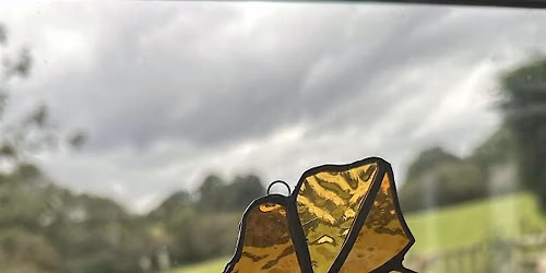 Make a leaf in stained glass