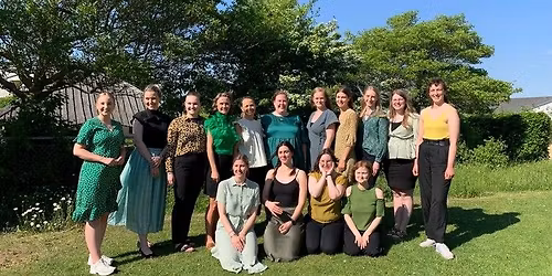 Koncert med Fjordens Fr\u00f8kener