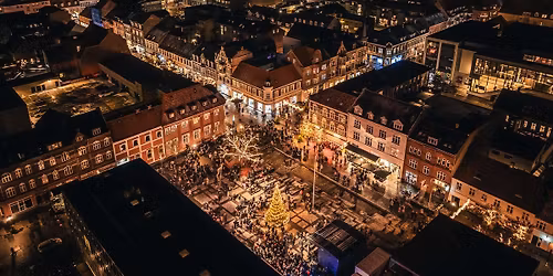 \ud83c\udf84 Juletr\u00e6st\u00e6nding \u2013 Oplev Julens Magi i F\u00e6stningsbyen \ud83c\udf84