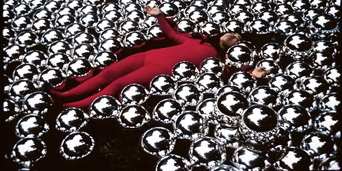 KUSAMA EVENINGS: Klangmeditation: Eine Klangreise in die innere Unendlichkeit