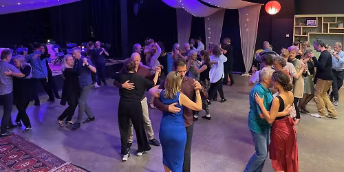 TirsdagsTango p\u00e5 Turkis med live musik og TDJ Jan